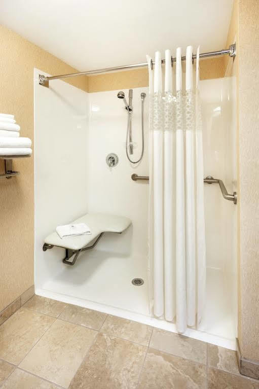 Hotel Hampton 3*