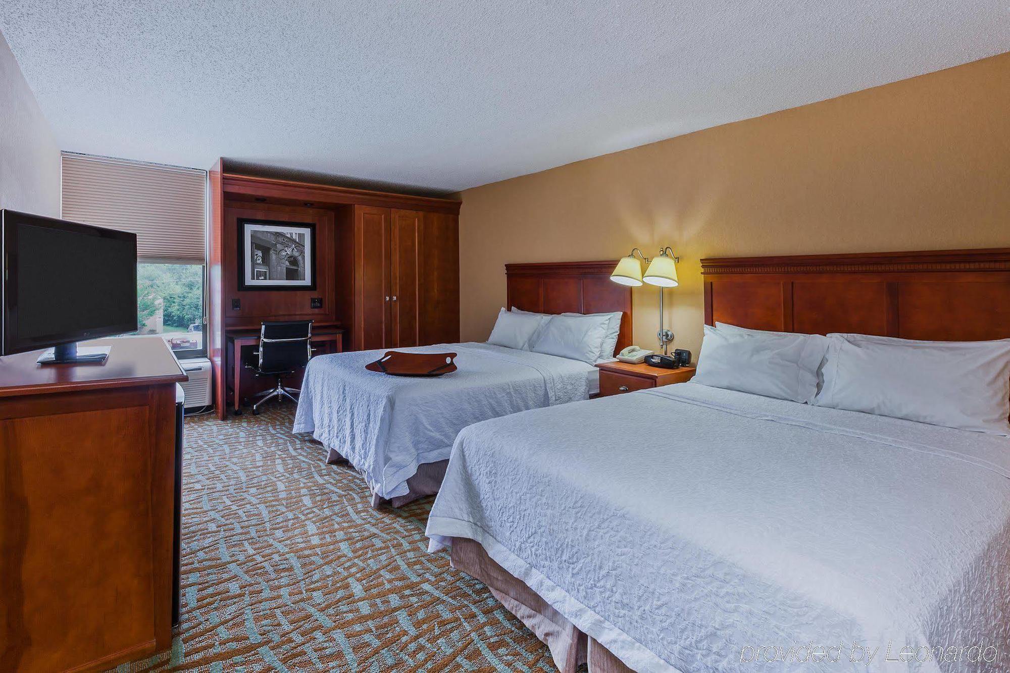 Hampton 3*